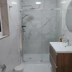 Centre Point Comfort 아파트 *