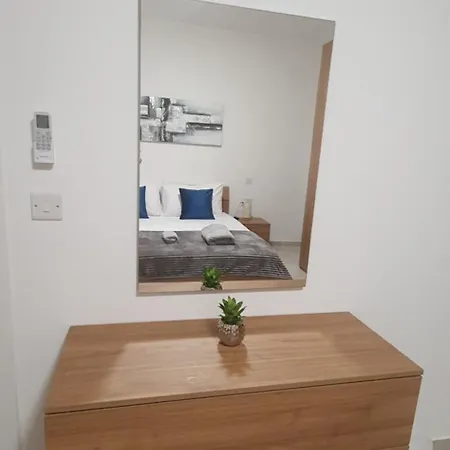 Centre Point Comfort شقة